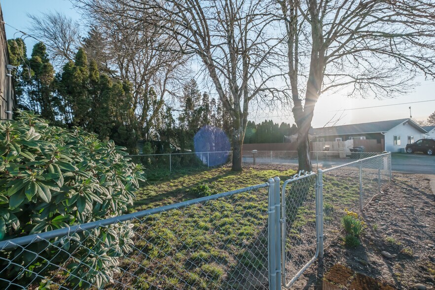 More Photos Of 1209-1215 Shortridge St SE, Albany Office Residential For Sale