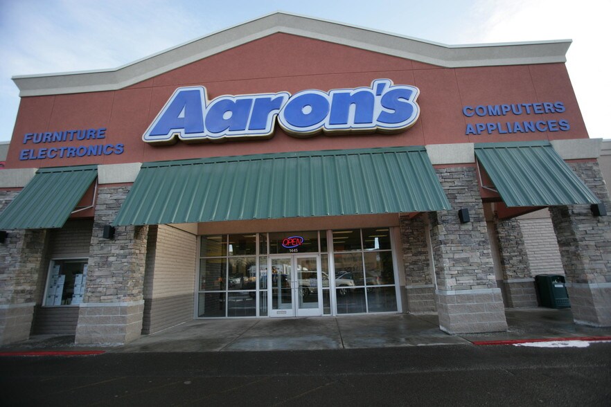 More Photos Of 1323 Dewar Dr, Rock Springs Unknown For Lease