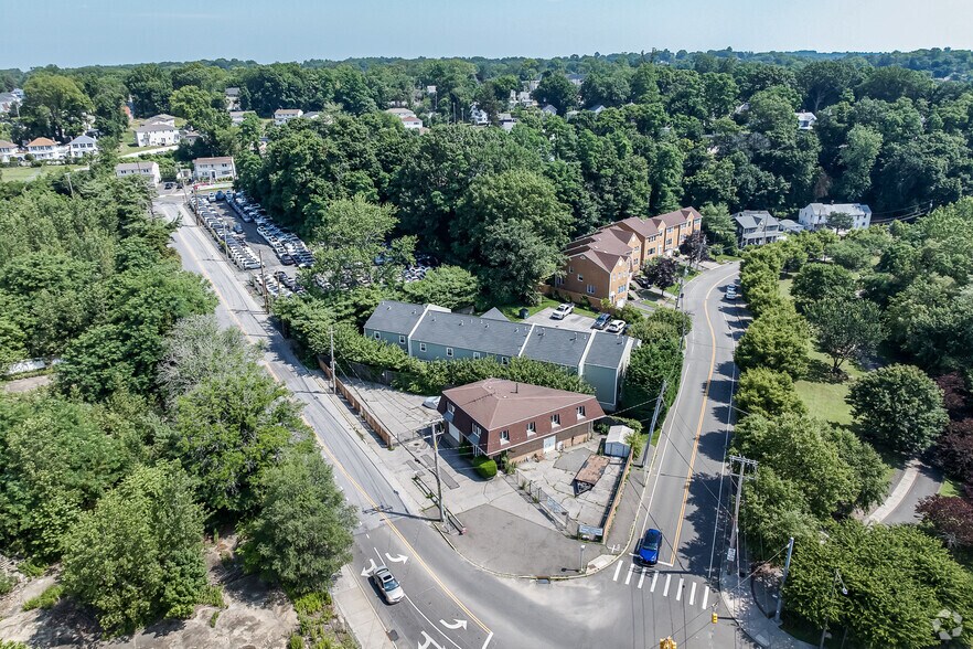 More Photos Of 42 Herb Hill Rd, Glen Cove Light Distribution For Lease