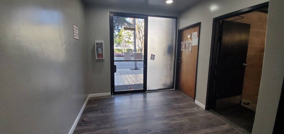 More Photos Of 10216-10220 Culver Blvd, Culver City Loft Creative Space For Lease