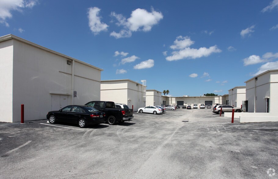 More Photos Of 1101-1197 Sawgrass Corporate Pky, Sunrise Light Manufacturing For Lease
