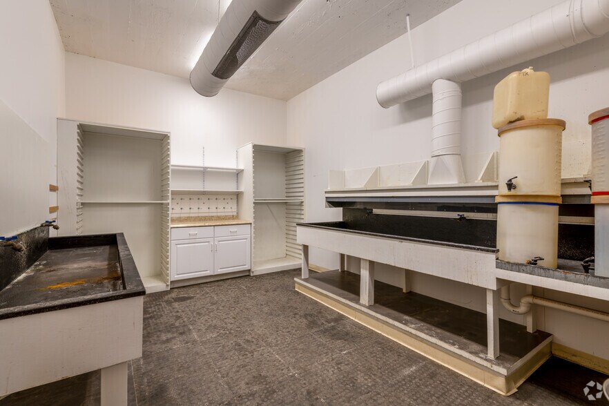 More Photos Of 266-278 Moody St, Waltham Office For Sale