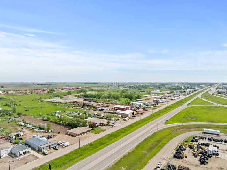 More Photos Of 4415 Burdick Expy E, Minot Office For Lease