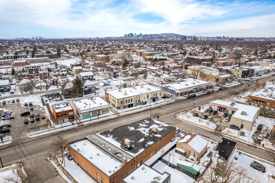 More Photos Of 1640-1648 Ch de Chambly, Longueuil Storefront For Lease
