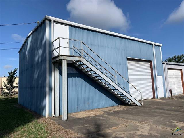 More Photos Of 5424 W Oak St, Palestine Showroom For Lease