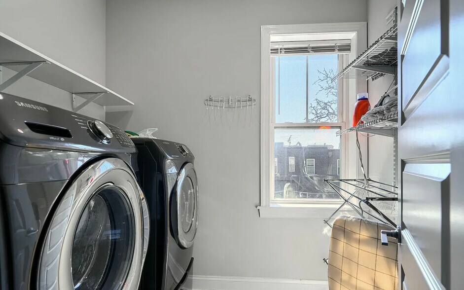 More Photos Of 635 E Fort Ave, Baltimore Specialty For Sale