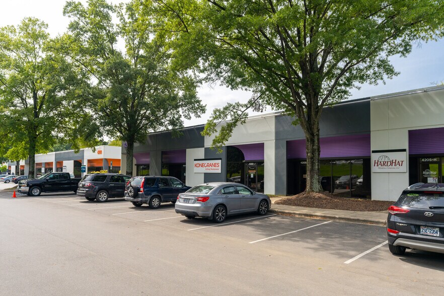 More Photos Of 4205 Stuart Andrew Blvd, Charlotte Light Distribution For Lease