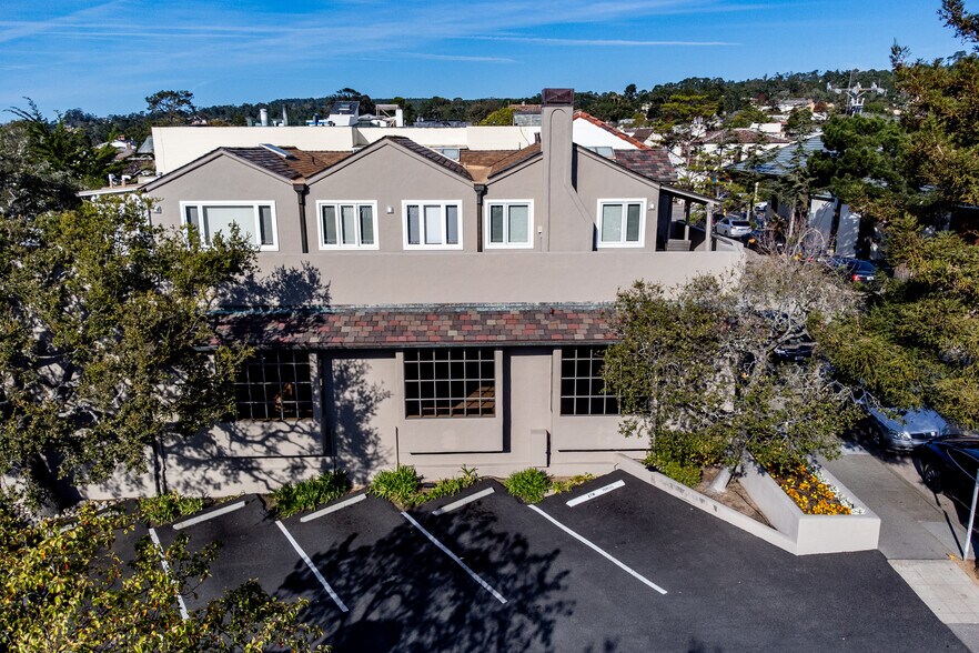 More Photos Of 0 Dolores 2 NW of 8th, Carmel Office For Lease