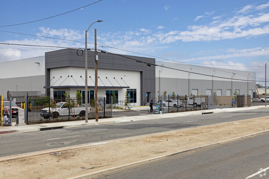 Primary Photo Of 15650 S Avalon Blvd, Compton Warehouse For Lease
