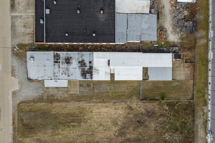 More Photos Of 1045 Eagon St, Barberton Manufacturing For Sale