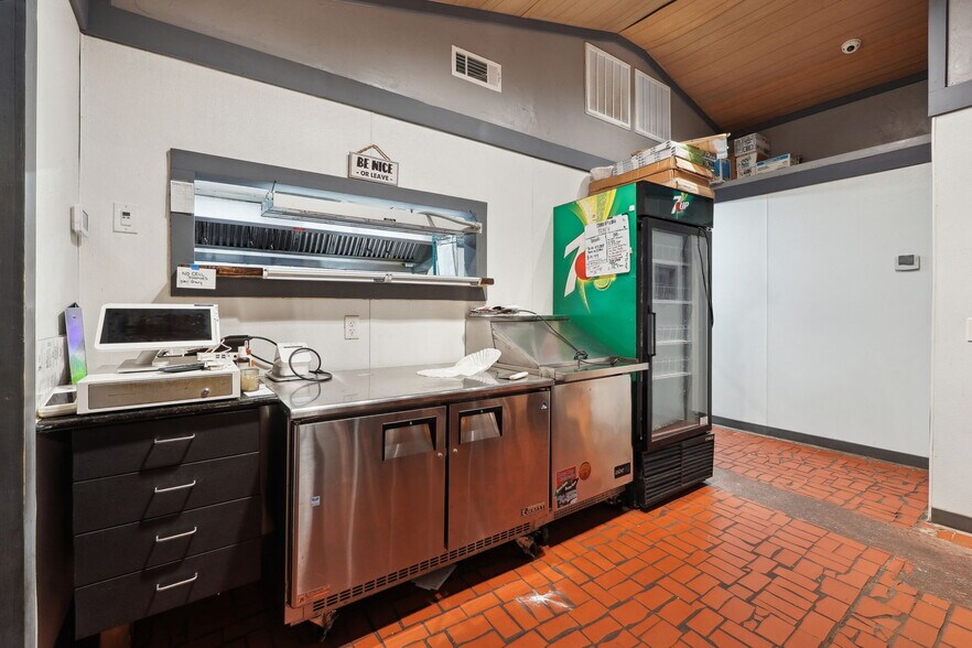 More Photos Of 100 Covered Bridge Rd, Euharlee Restaurant For Sale