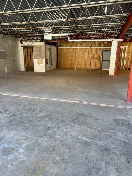 More Photos Of 140 E 5th St, Edmond Unknown For Lease