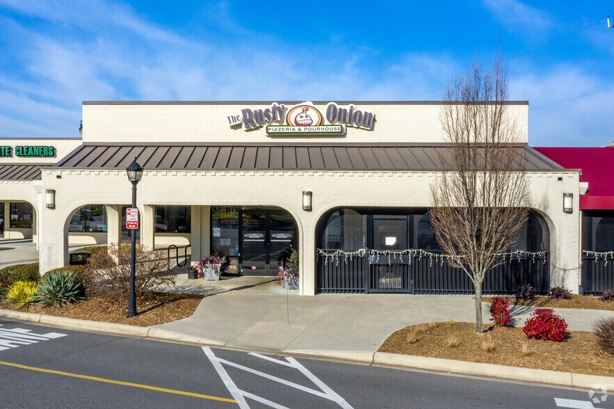 More Photos Of 7601-7715 Pineville Matthews Rd, Charlotte General Retail For Lease