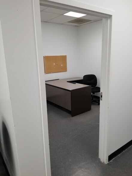 More Photos Of 6301-6313 Stage Rd, Memphis Storefront Retail Office For Sale