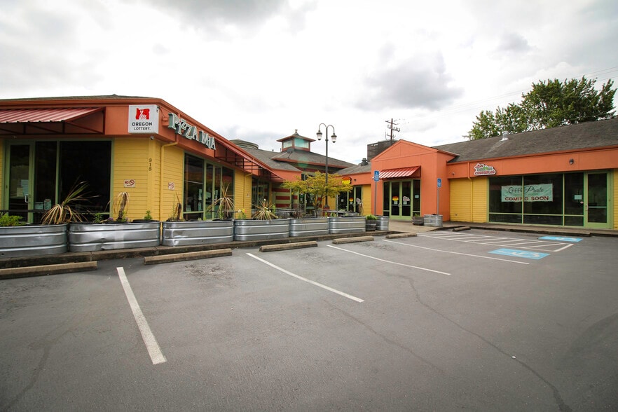 More Photos Of 925 N Anchor Way, Portland Unknown For Lease