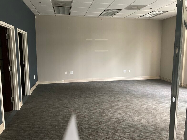 More Photos Of 10624 Metromont Pky, Charlotte Showroom For Sale