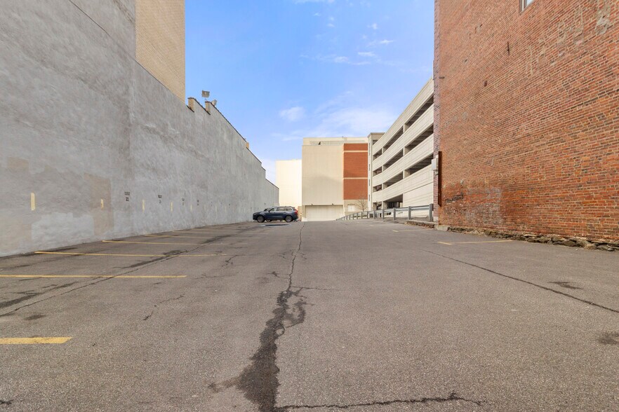 More Photos Of 126 State St, Albany Loft Creative Space For Sale