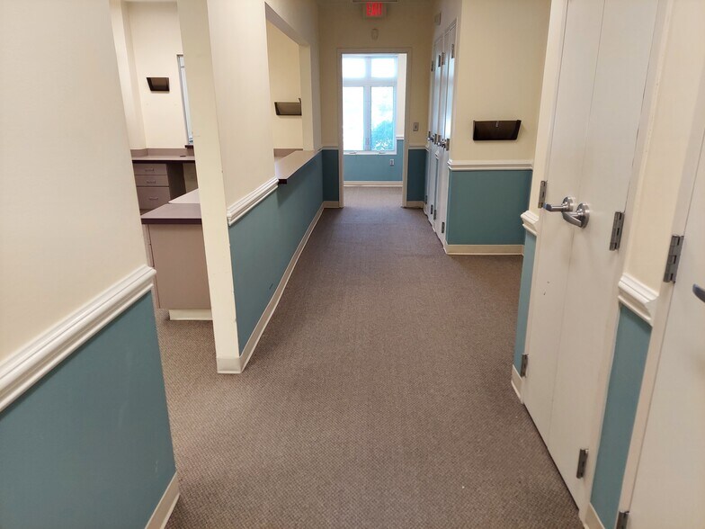 More Photos Of 5015 Southpark Dr, Durham Medical For Lease