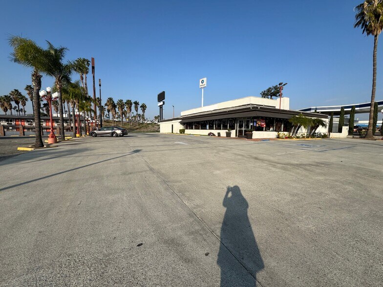 More Photos Of 1266 S E St, San Bernardino Service Station For Sale