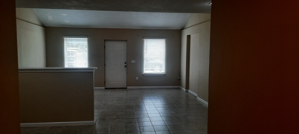 More Photos Of 6615 Dorothy Ln, Jonesboro Office Residential For Lease