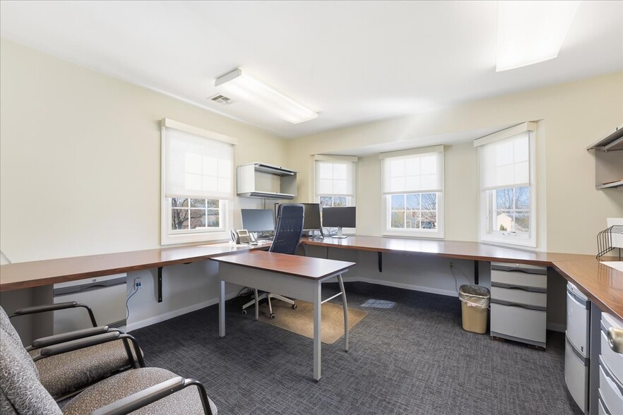 More Photos Of 96 Freneau Ave, Matawan Office For Sale