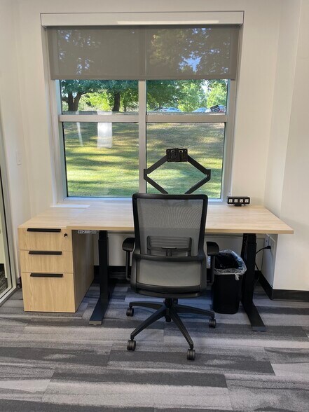 More Photos Of 1000 Northbrook Dr, Trevose Office For Sale