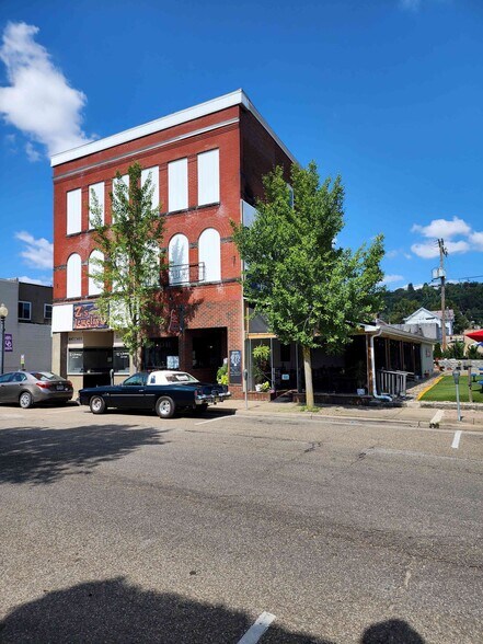 More Photos Of 13-17 N 4th St, Martins Ferry Light Distribution For Sale