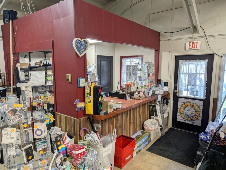 More Photos Of 22889 MO-64 Hwy, Hermitage Self Storage For Sale