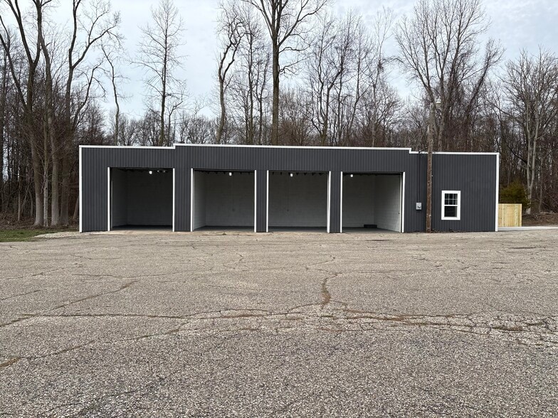 Primary Photo Of 01821 73rd St, South Haven Warehouse For Lease