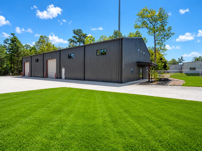 More Photos Of 8382 Miller Rd, Magnolia Industrial For Sale