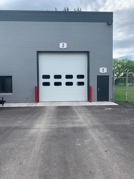 More Photos Of 690 State Fair Blvd, Syracuse Warehouse For Lease