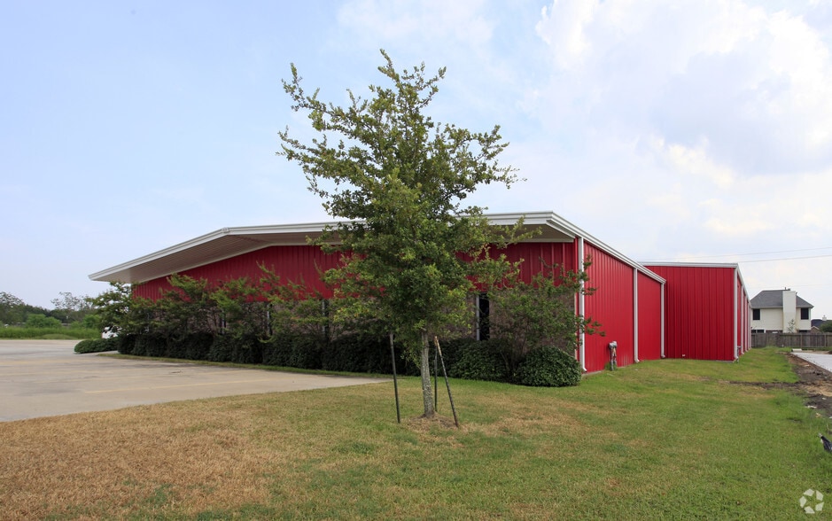 More Photos Of 11032 Spencer Hwy, La Porte Warehouse For Lease