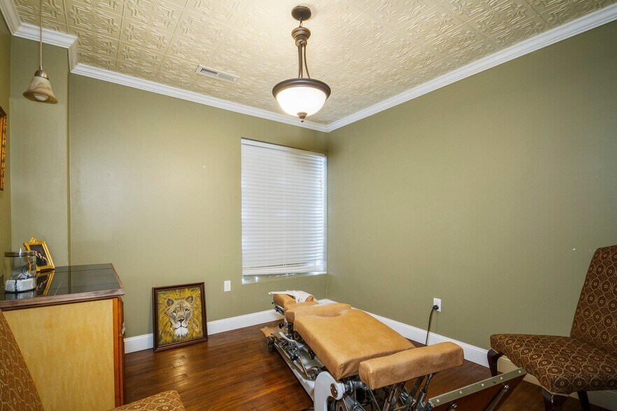 More Photos Of 333 Main St, Gainesville Office For Sale