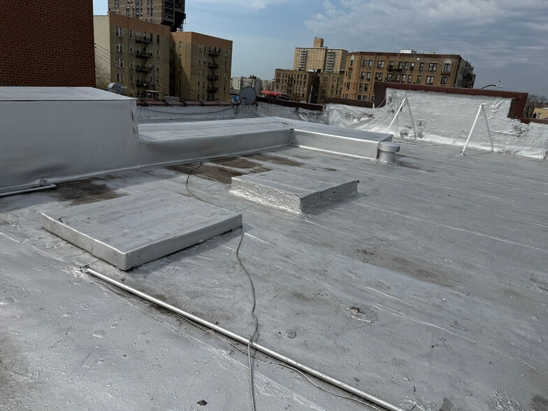 More Photos Of 2530 Boston Rd, Bronx Storefront Retail Office For Sale