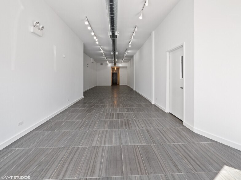 More Photos Of 2901-2911 N Clark St, Chicago Storefront Retail Residential For Lease