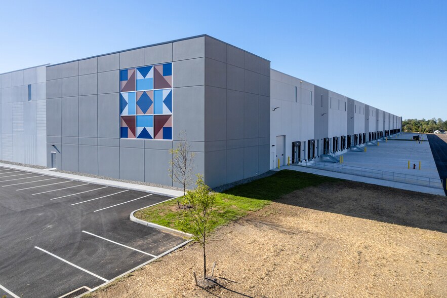 More Photos Of 1130 N Pottstown Pike, Exton Distribution For Lease