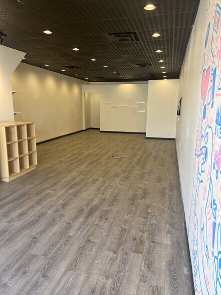 More Photos Of 51-59 Deer Park Ave, Babylon Storefront Retail Residential For Lease