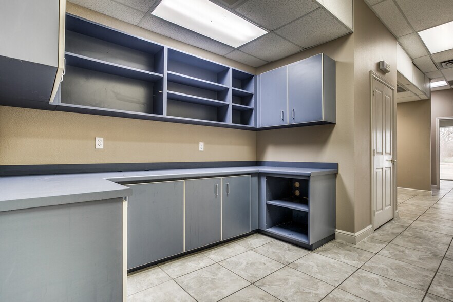 More Photos Of 605-607 6th St N, Texas City Restaurant For Sale