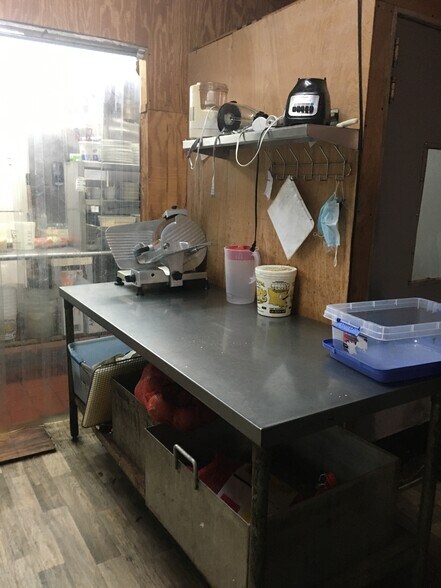 More Photos Of 302 Highway 22 W, Madisonville Restaurant For Sale