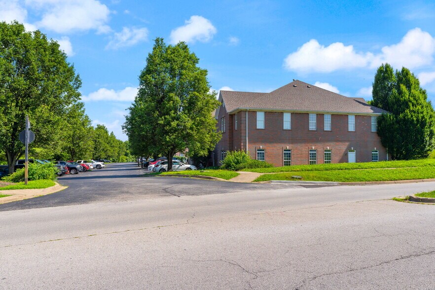 More Photos Of 3240 Office Pointe Pl, Louisville Coworking Space