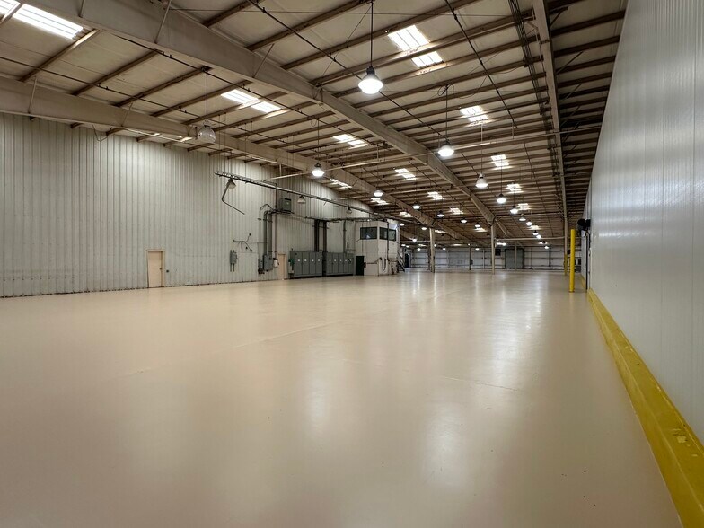 More Photos Of 625 66th Ave SW, Vero Beach Manufacturing For Sale