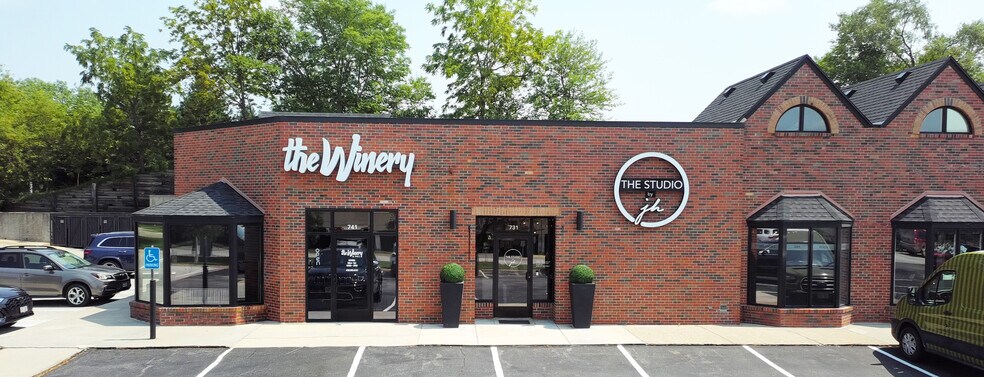 More Photos Of 605-741 N 98th St, Omaha Restaurant For Lease