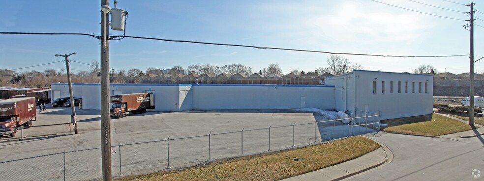 More Photos Of 347 Kennedy Rd, Toronto Warehouse For Lease
