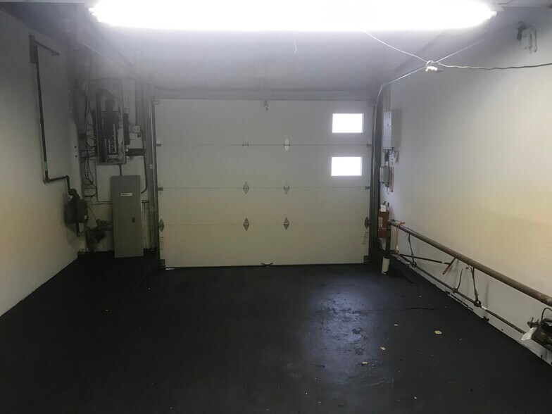 More Photos Of 2306 West St, Union City Auto Repair For Lease