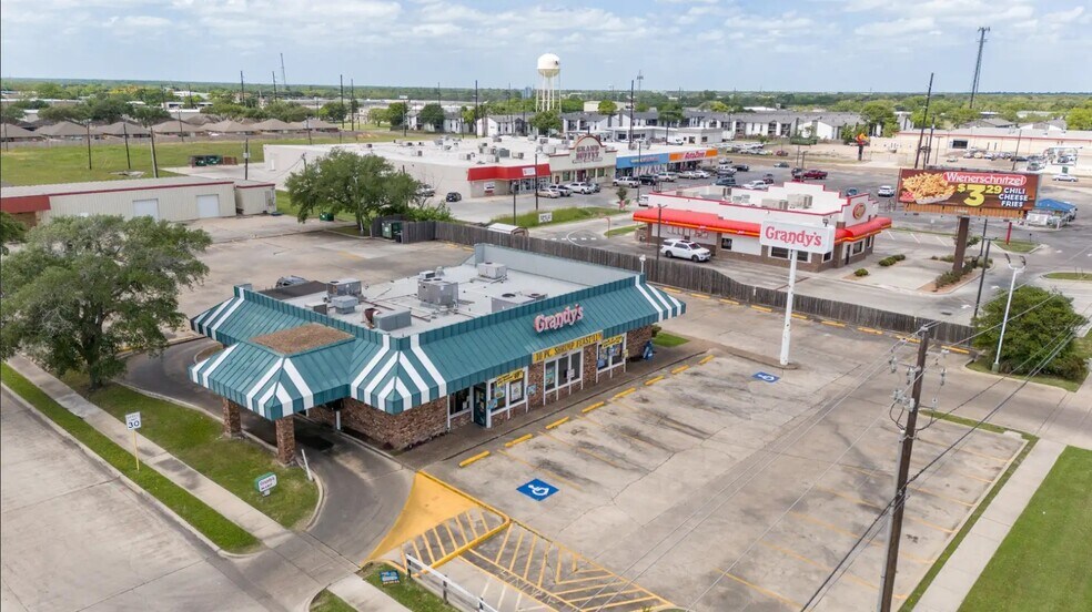 More Photos Of 4201 N Navarro St, Victoria Fast Food For Sale