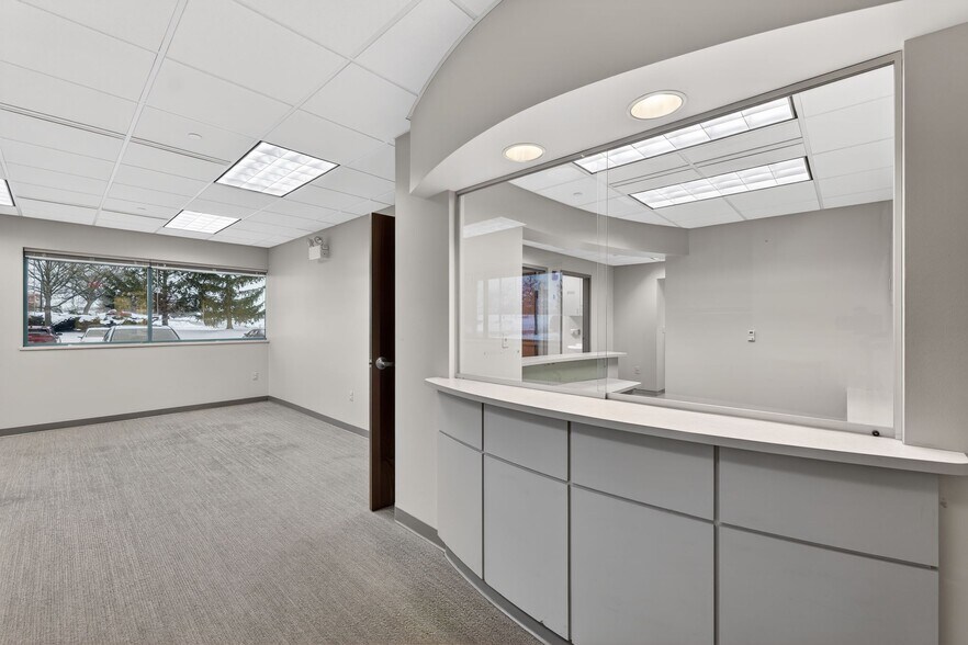 More Photos Of 17000 W North Ave, Brookfield Medical For Lease