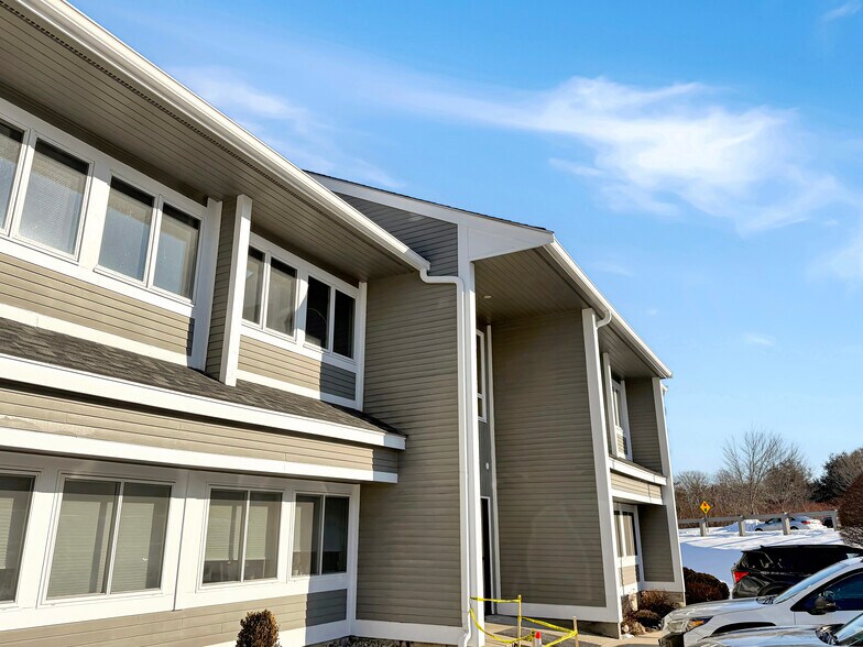 More Photos Of 12-14 Stiles Rd, Salem Office For Sale