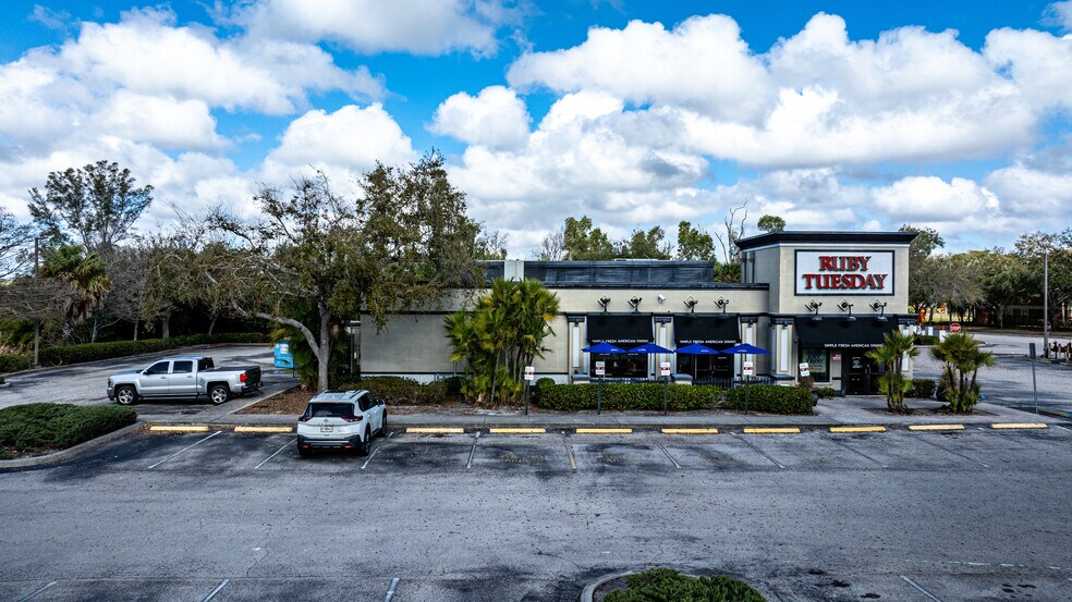 More Photos Of 9001 Park Royal Dr, Fort Myers Restaurant For Sale