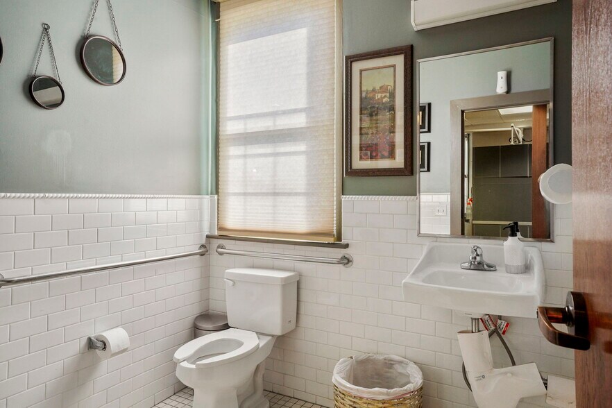 More Photos Of 3025 W 38th Ave, Denver Medical For Sale