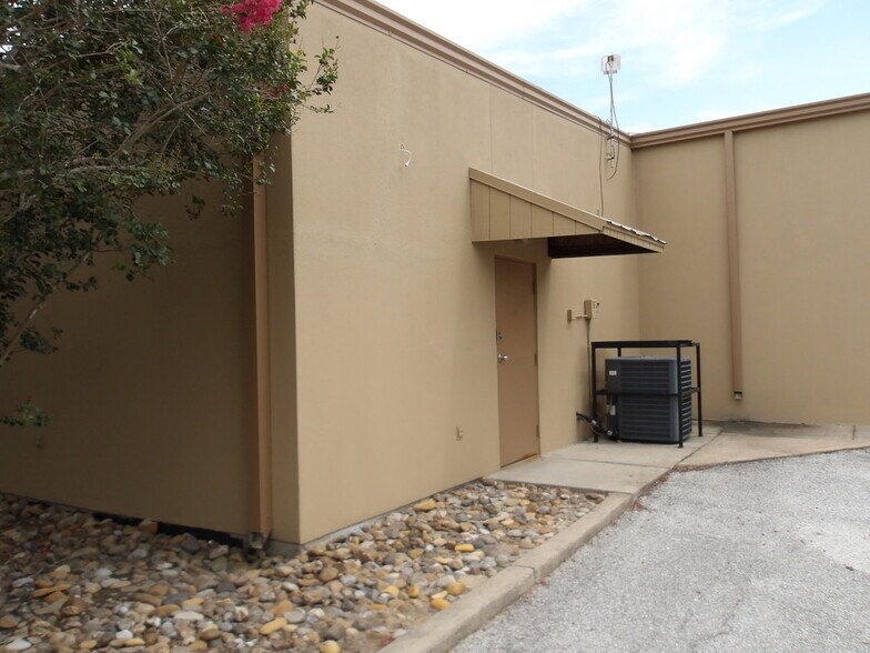More Photos Of 707 W Sesame Dr, Harlingen Office For Sale